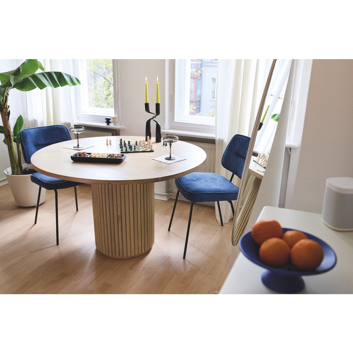 TOM TAILOR Home runder Esstisch Mangoholz gerippter Mittelfuß 120 cm | VIA X SELECTION