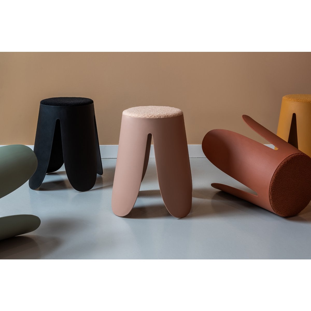 Runder Teddy-Hocker in Gelb | VIA X SELECTION