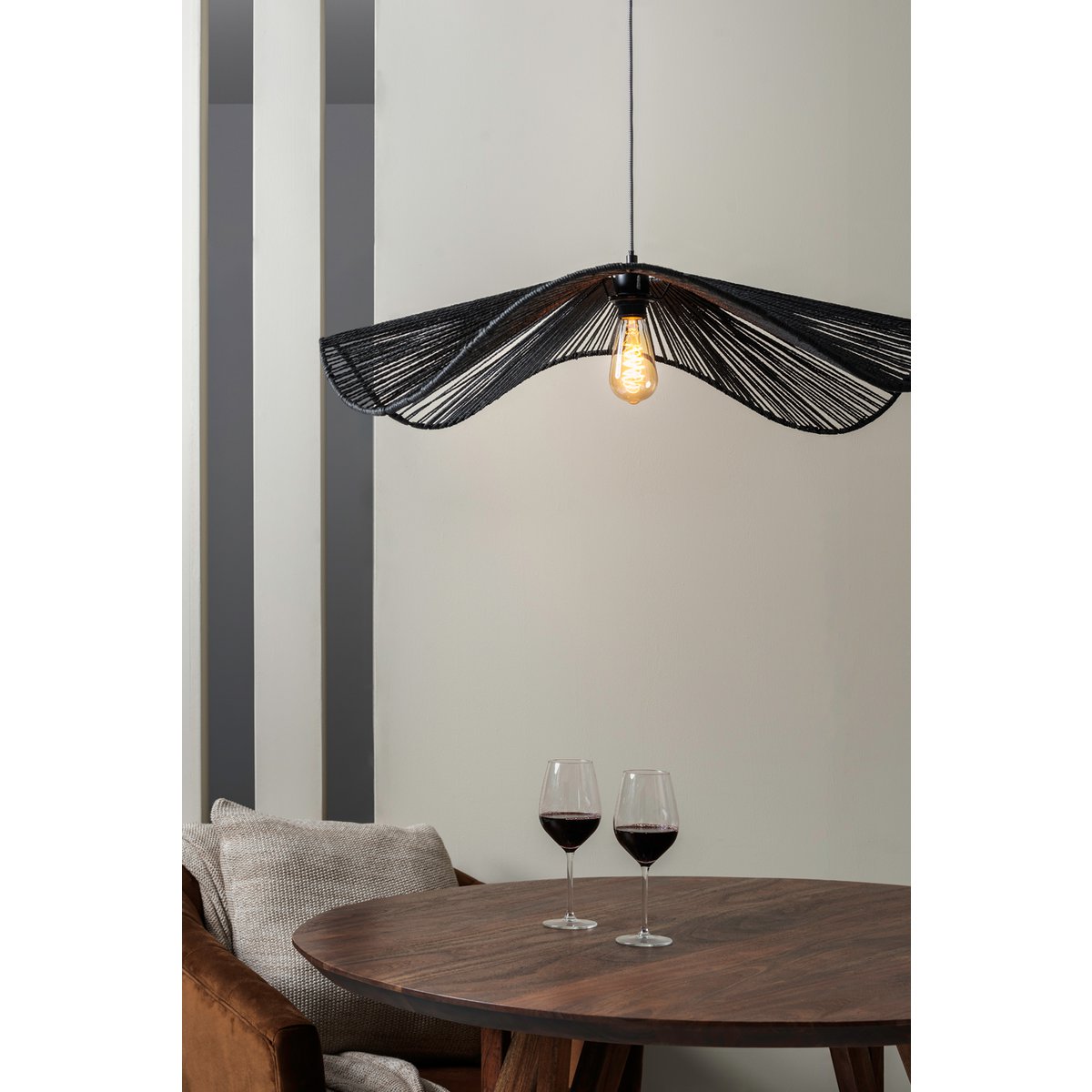 Leitmotiv Sombra Large Pendelleuchte aus Jute schwarz | VIA X SELECTION