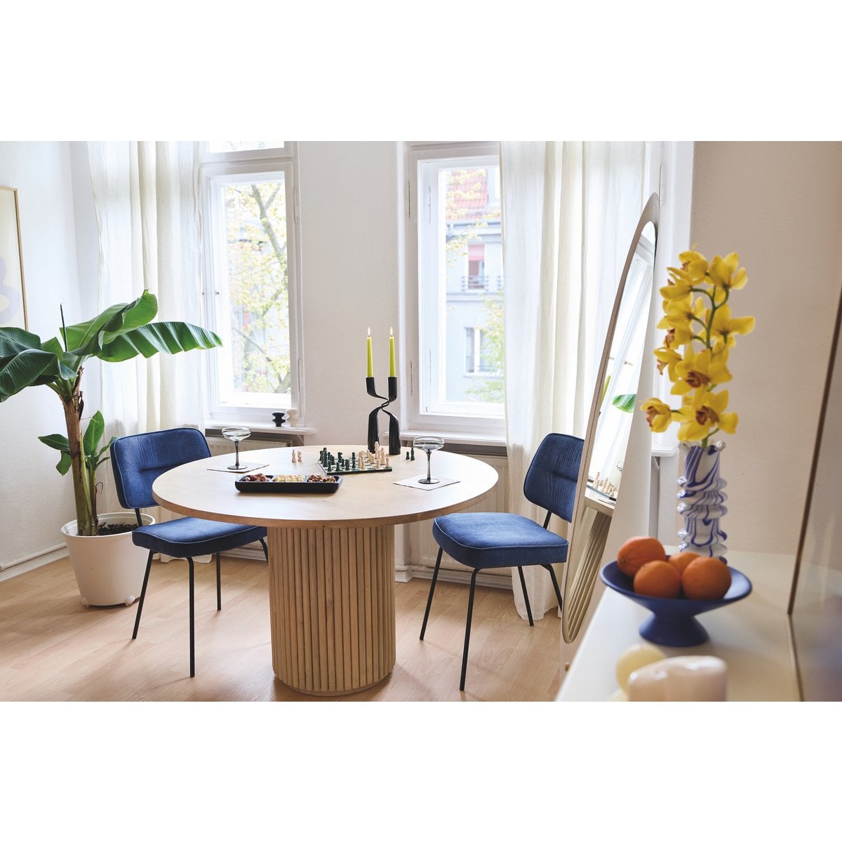 TOM TAILOR Home runder Esstisch Mangoholz gerippter Mittelfuß 120 cm | VIA X SELECTION