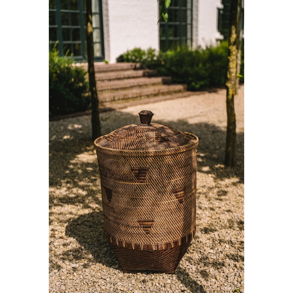 Wäschekorb aus Rattan natur-braun mit Deckel, 50 × 50 × 90 cm | VIA X SELECTION