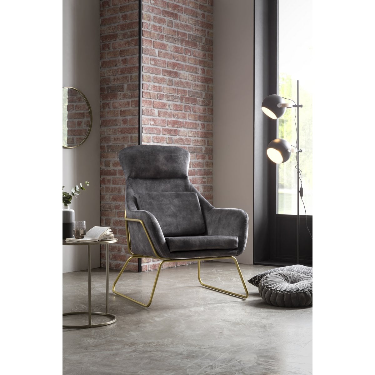 Relaxsessel aus Velours grau mit goldfarbenem Gestell | VIA X SELECTION