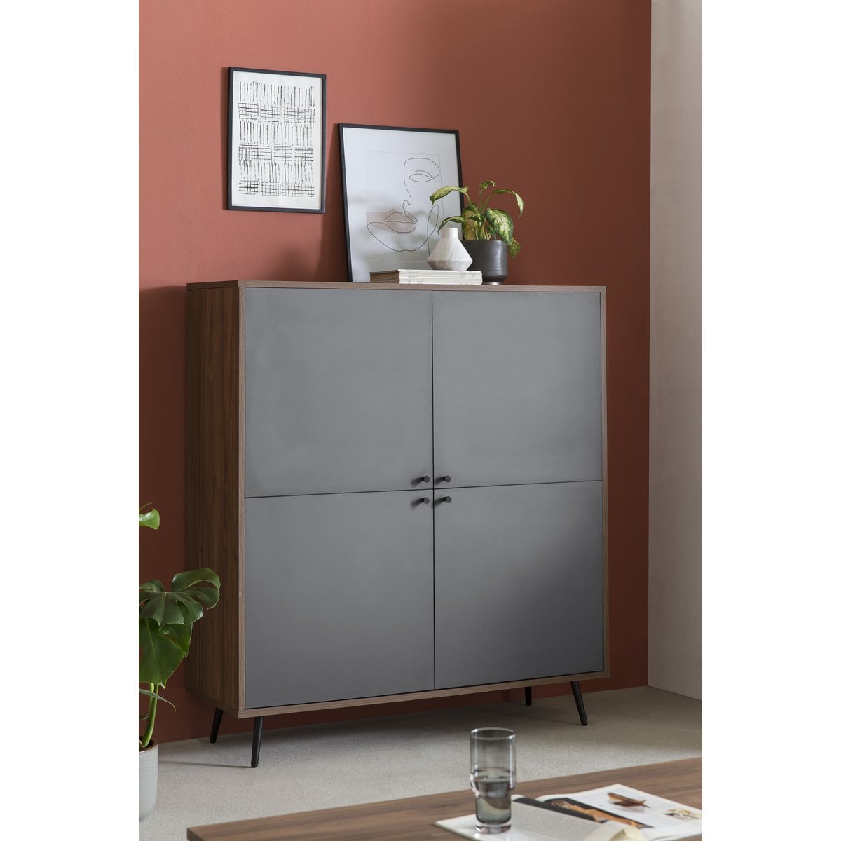 Highboard walnussgrau mit vier Türen 39,6 ×, 118 × 134 cm | VIA X SELECTION