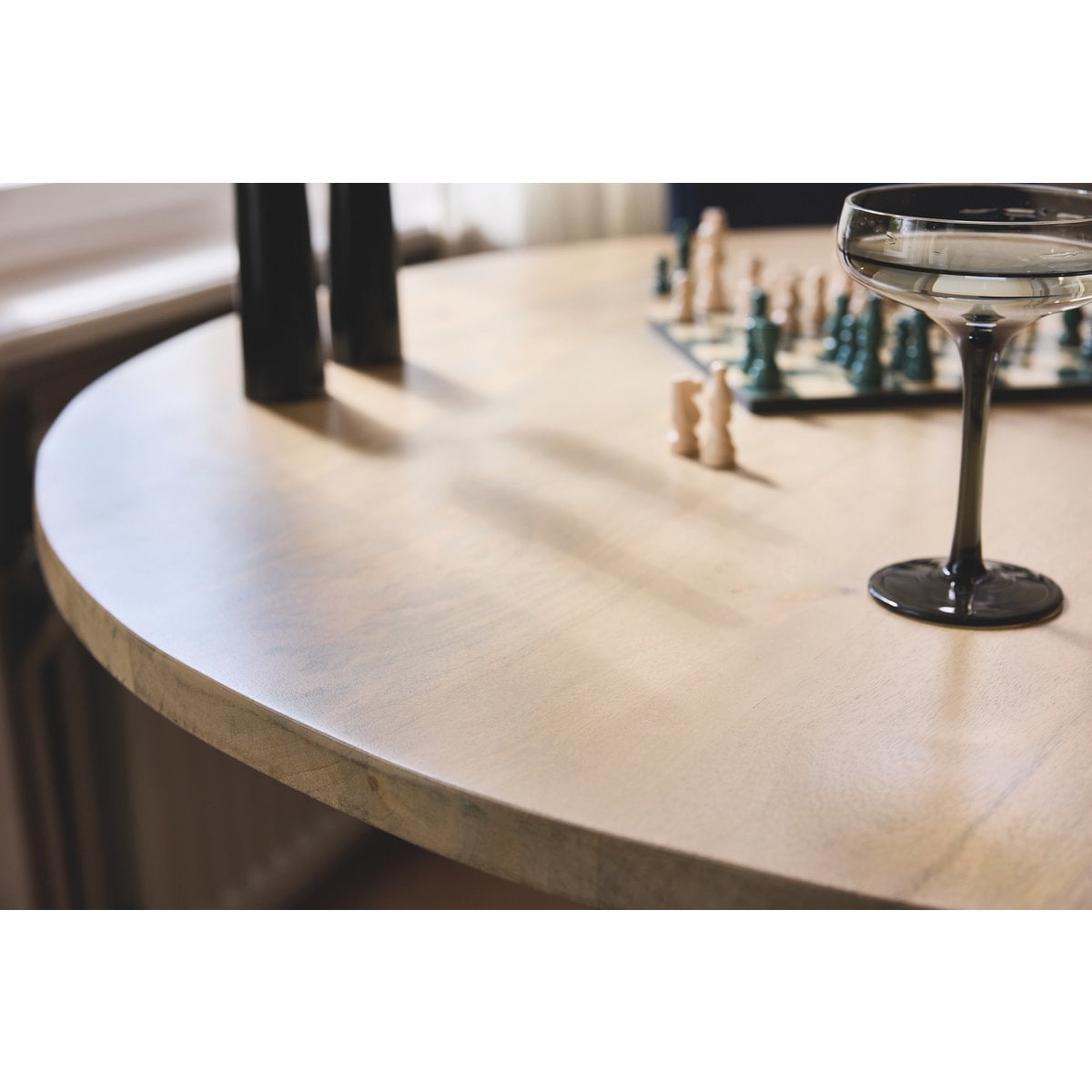 TOM TAILOR Home runder Esstisch Mangoholz gerippter Mittelfuß 120 cm | VIA X SELECTION