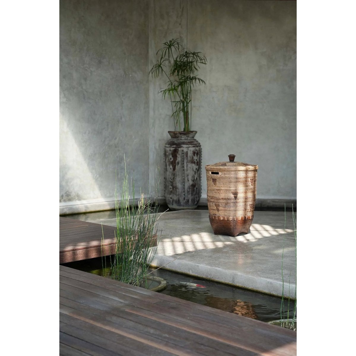 Wäschekorb aus Rattan natur-braun mit Deckel, 50 × 50 × 90 cm | VIA X SELECTION