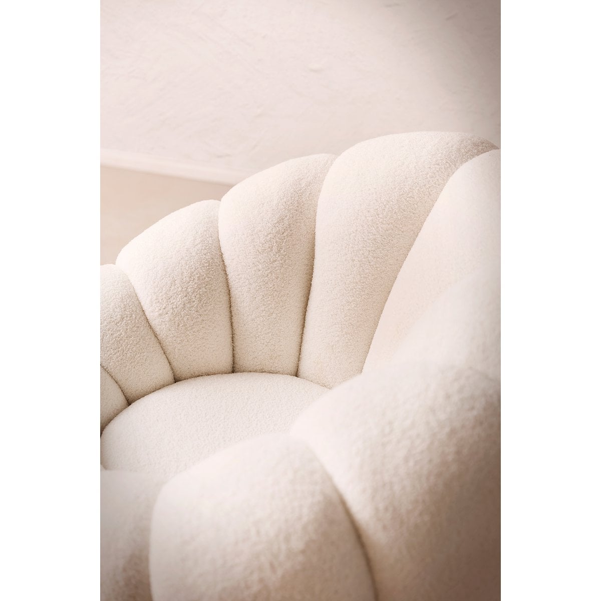 Sessel mit Hocker in Teddyfell-Optik weiß | VIA X SELECTION