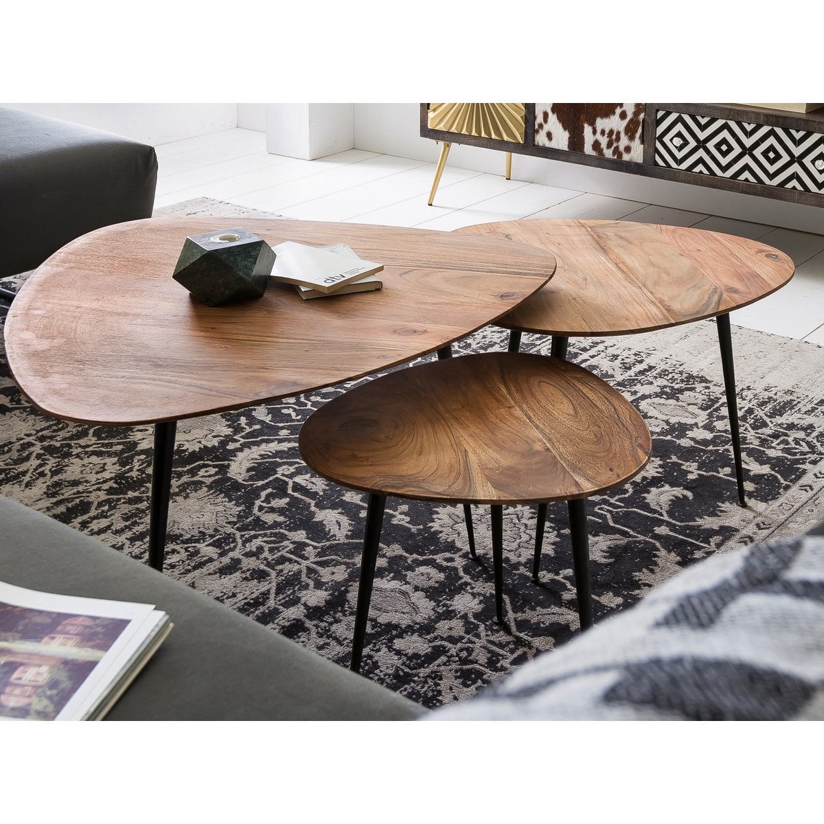 Beistelltisch aus Akazie und Metall, 54 × 49 × 41 cm | VIA X SELECTION