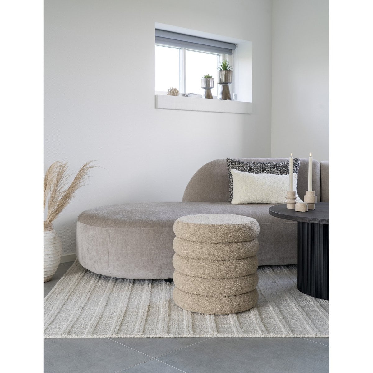 Handgewebter Teppich in Elfenbein, 160 × 230 cm | VIA X SELECTION