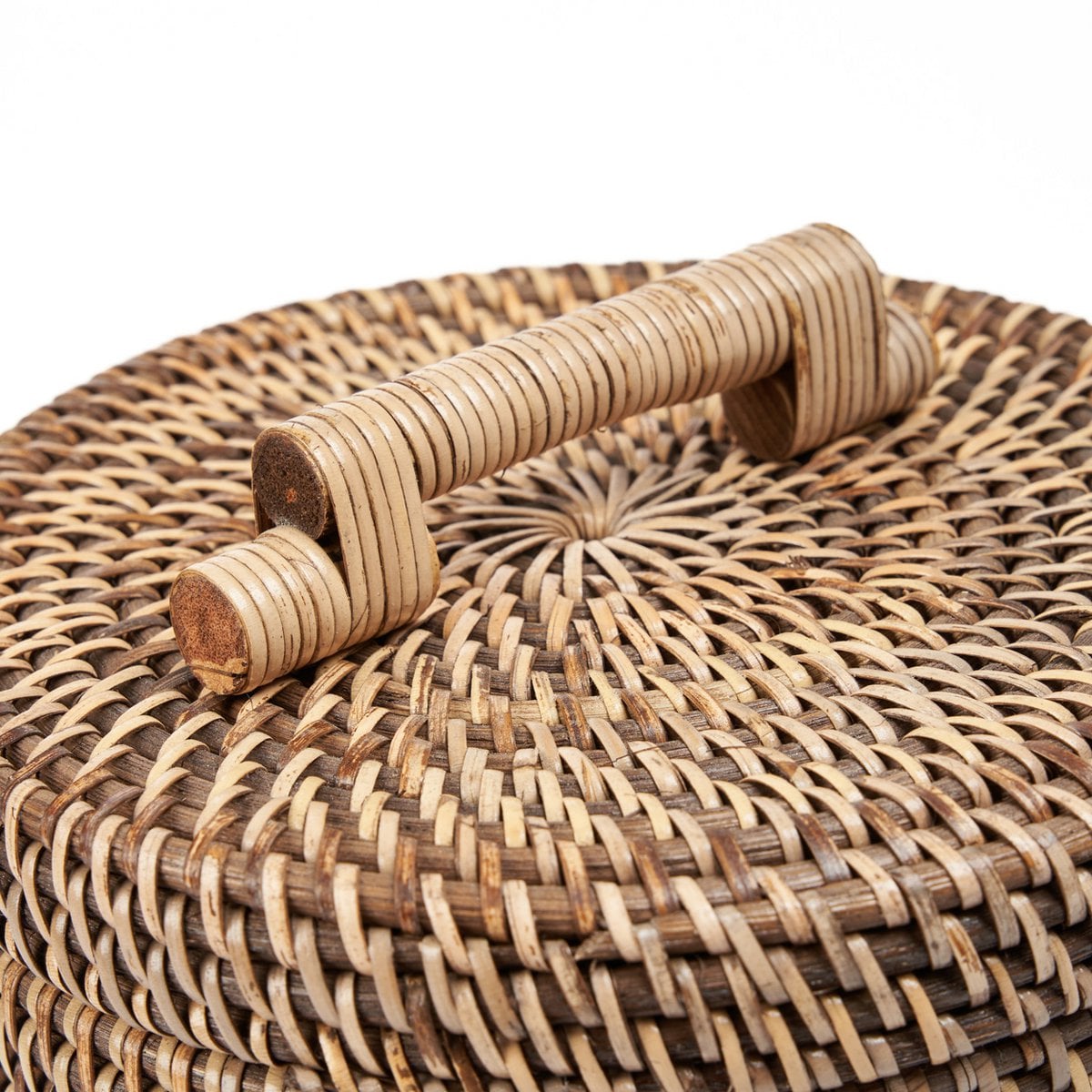 Aufbewahrungskorb aus Rattan natur-braun mit Deckel, 20 × 20 × 33 cm | VIA X SELECTION
