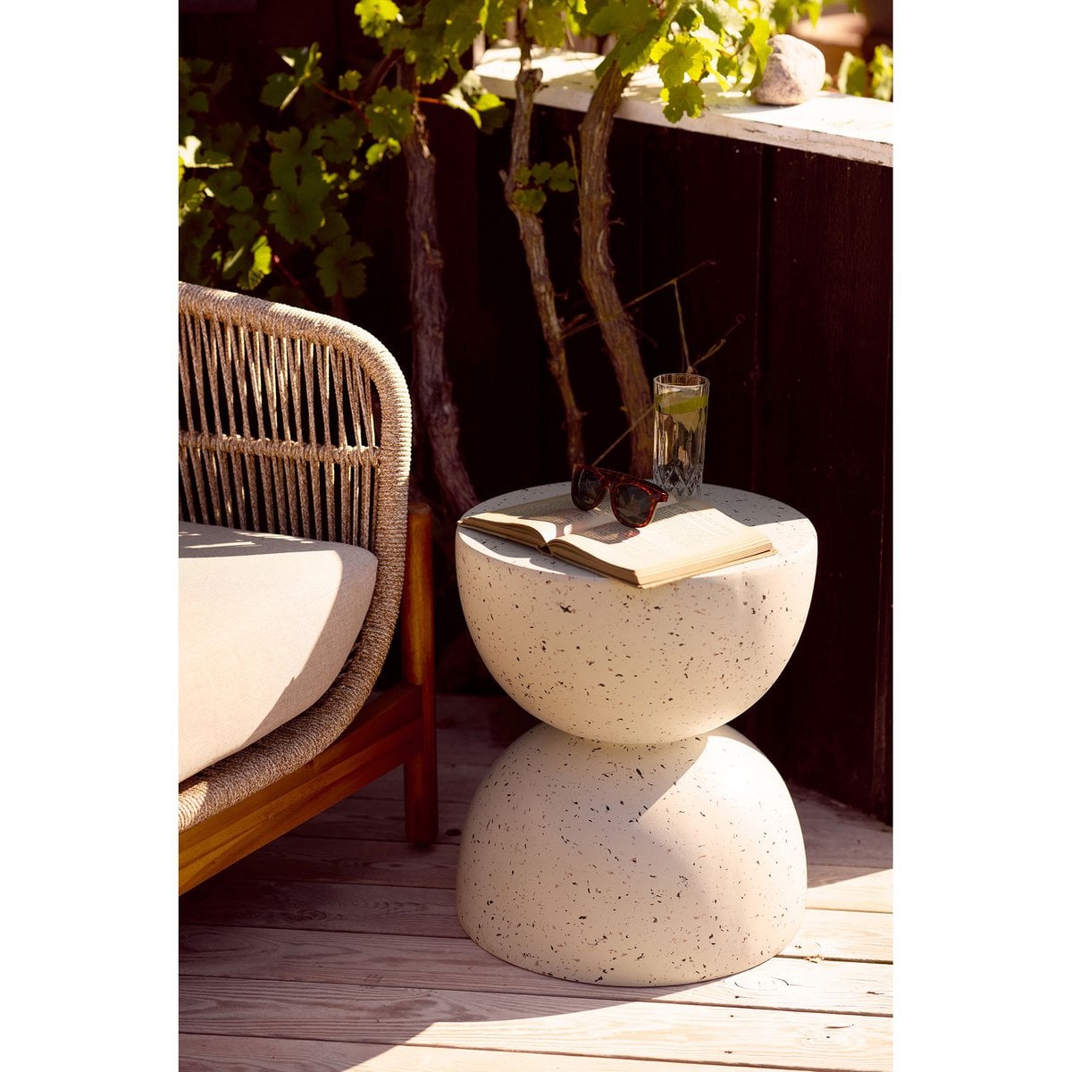Runder Beistelltisch in Terrazzo-Optik, Ø, 40 × 45 cm | VIA X SELECTION
