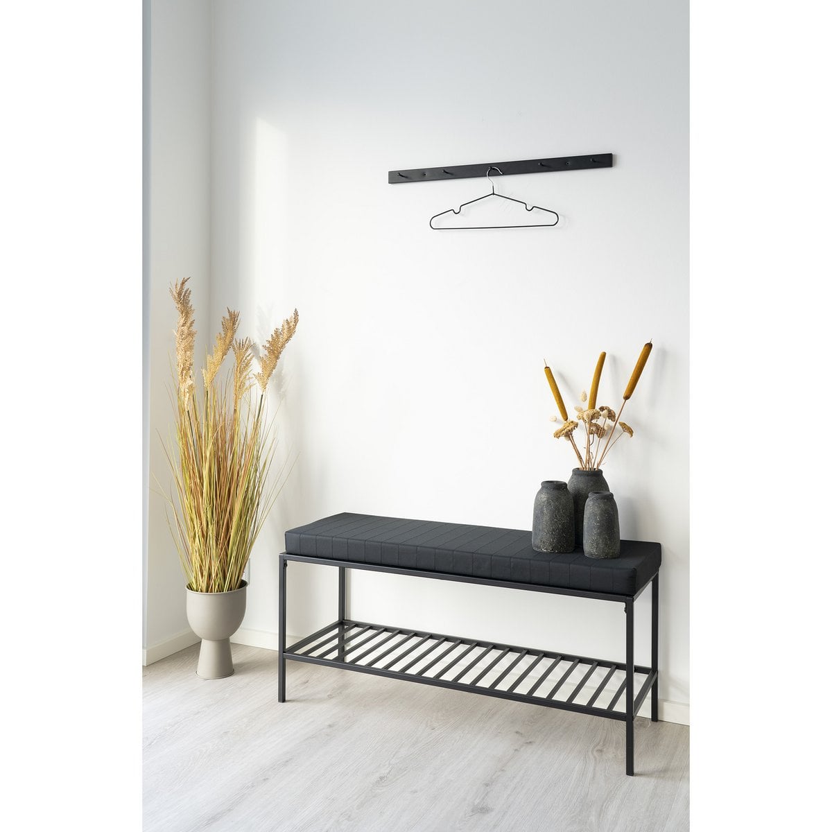 Wandgarderobe aus schwarzem Stahl, 70 × 4 × 4 cm | VIA X SELECTION