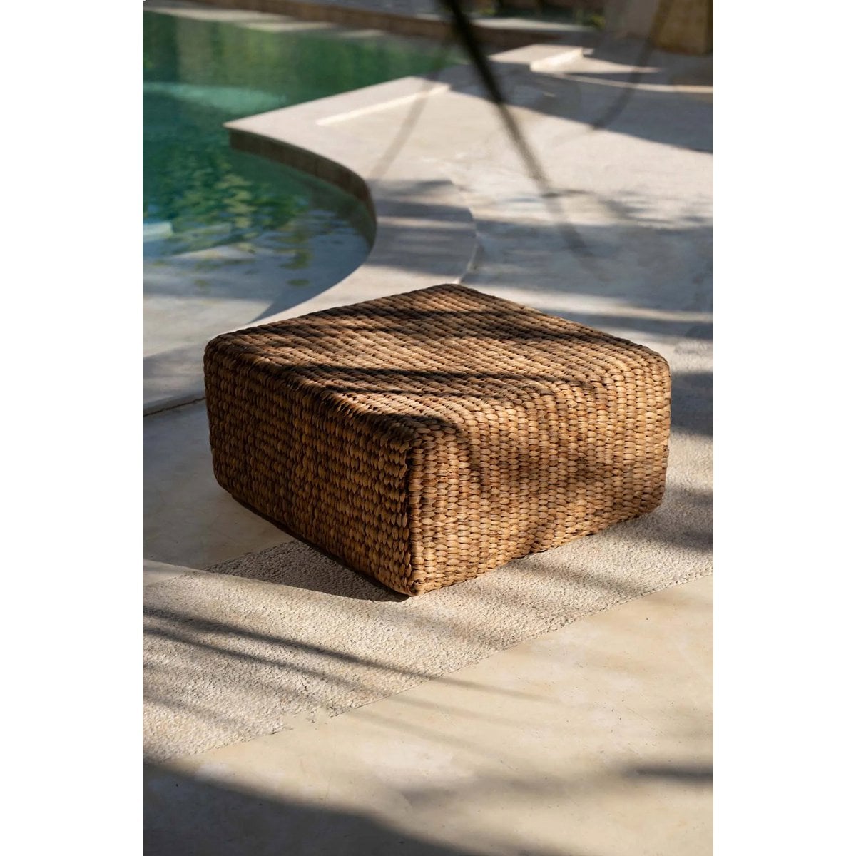 Quadratischer Pouf aus Wasserhyazinthe in Natur | VIA X SELECTION