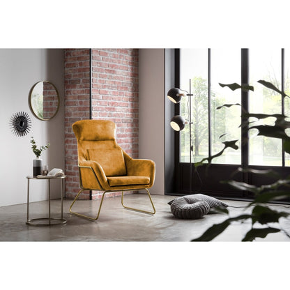 Relaxsessel aus Velours gold mit messingfarbenem Gestell | VIA X SELECTION