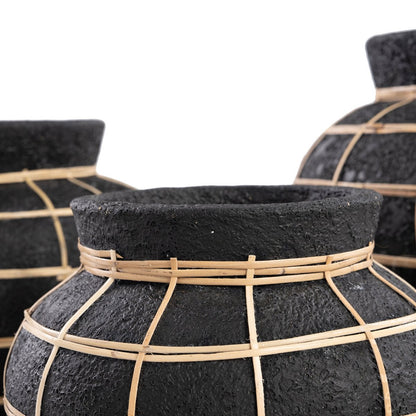 Große Terrakotta-Vase in Schwarz und in Natur | VIA X SELECTION