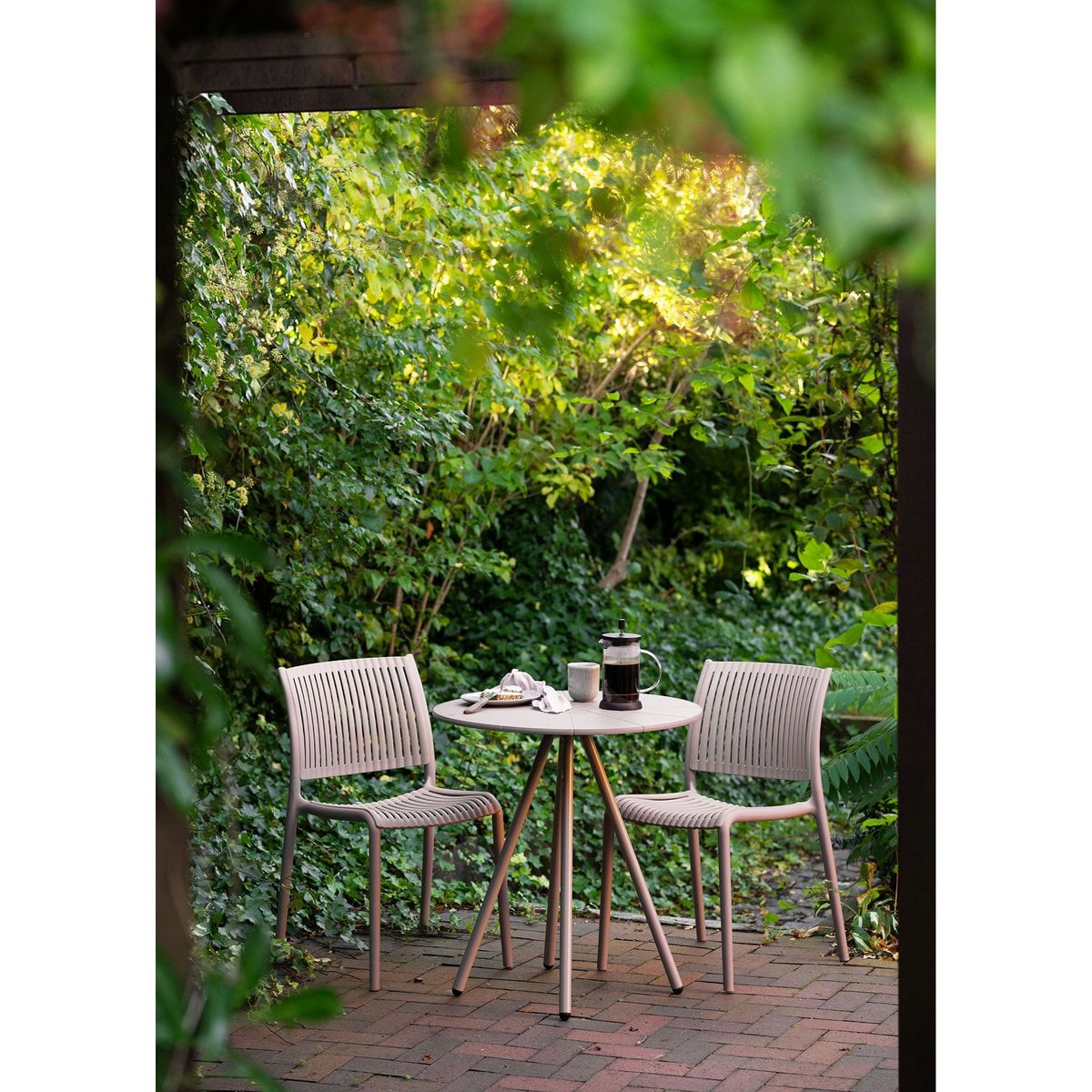 Runder Bistrotisch in Taupe, Ø 70 cm | VIA X SELECTION