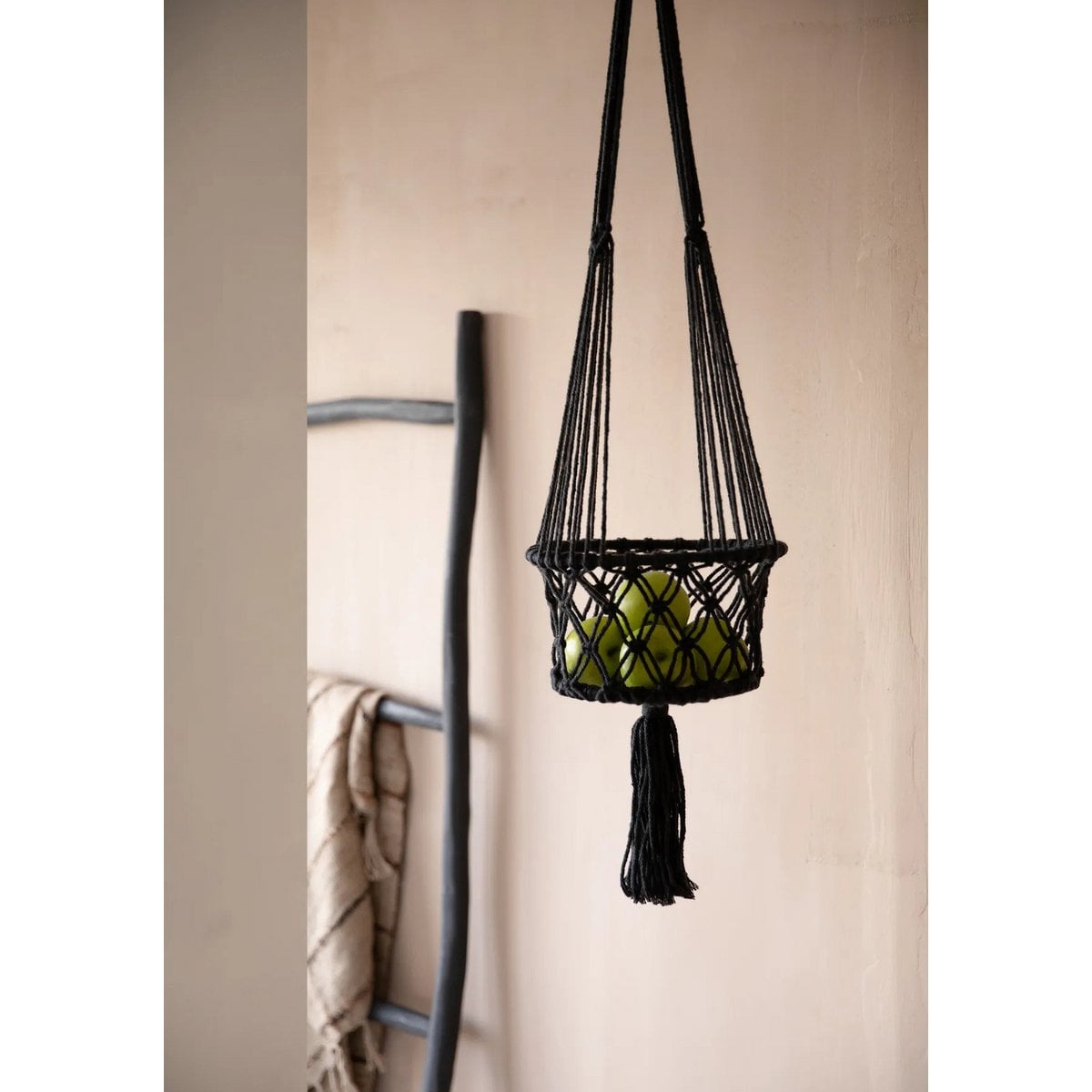 Makramee-Pflanzenhalter aus Baumwolle, Schwarz, 25 ×, 25 × 100 cm | VIA X SELECTION