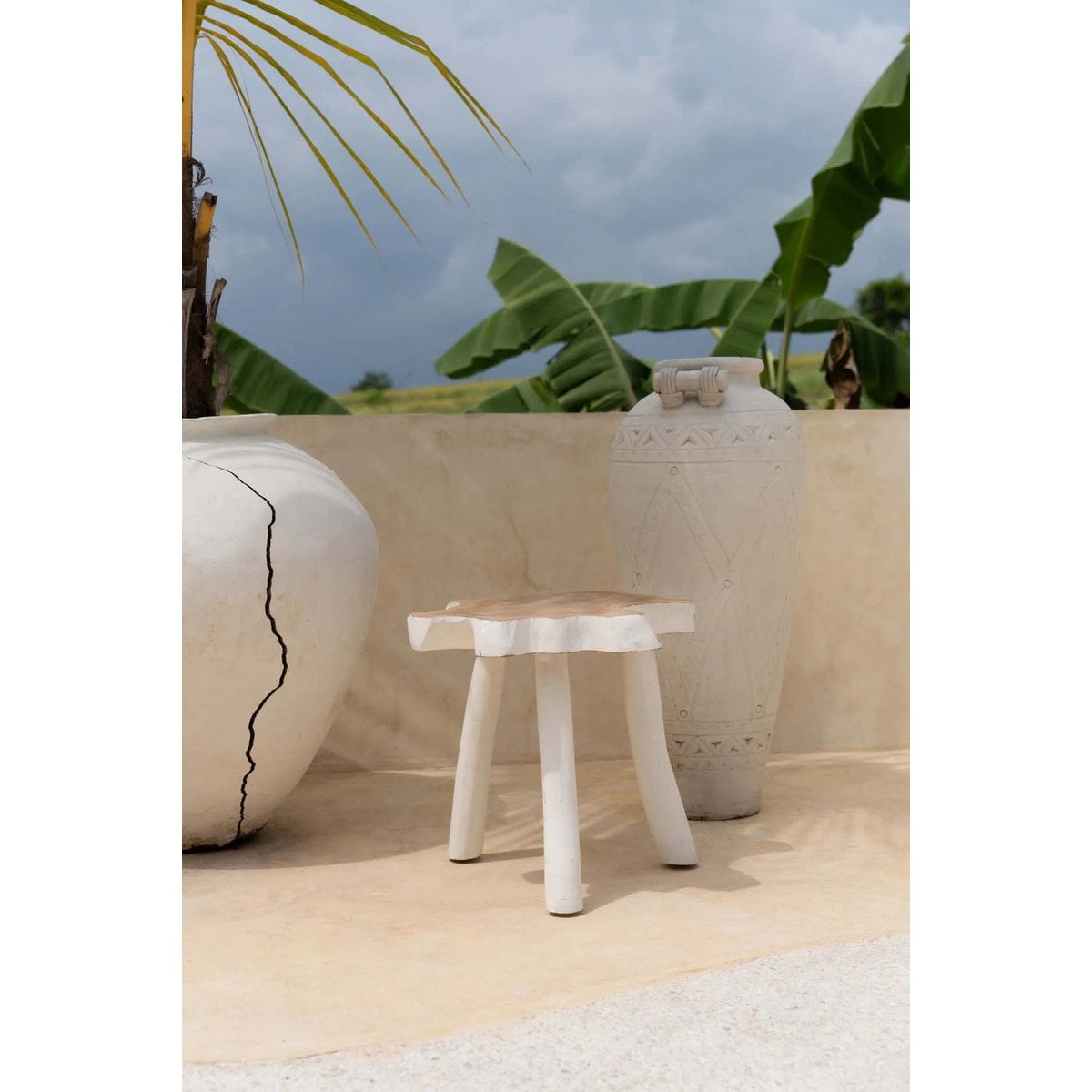 Beistelltisch in organischer Form Natur-Weiß, 45 × 45 × 40 cm | VIA X SELECTION