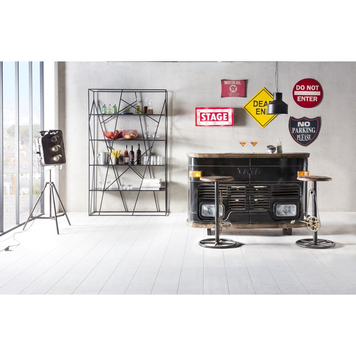 Barhocker aus Altholz und Metall mit Fahrradpedalen | VIA X SELECTION