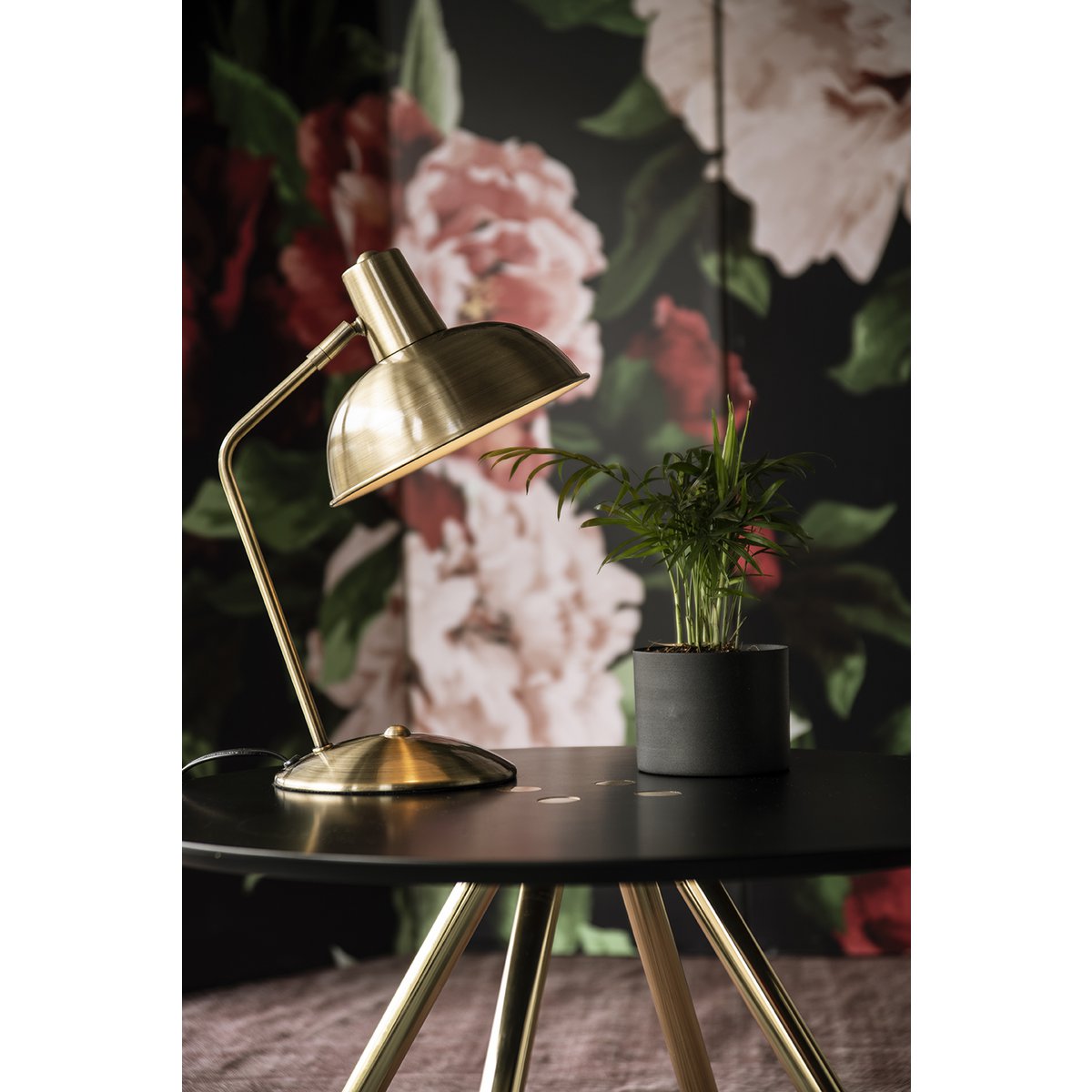 Leitmotiv Hood Tischleuchte in Gold | VIA X SELECTION
