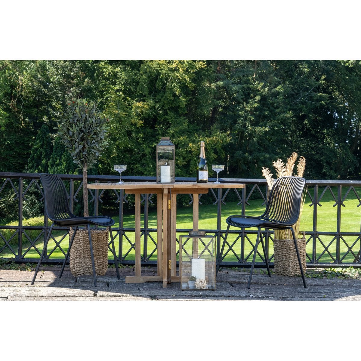 Stapelbarer Gartenstuhl in Schwarz, 4er-Set | VIA X SELECTION