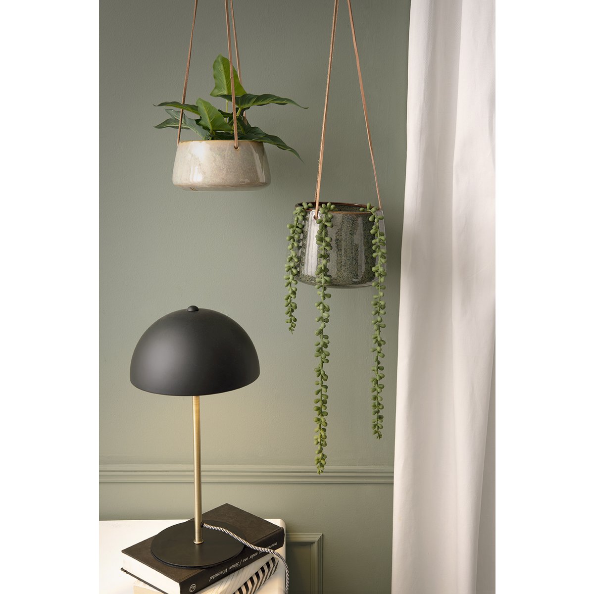 Leitmotiv Bonnet Tischleuchte in Schwarz | VIA X SELECTION