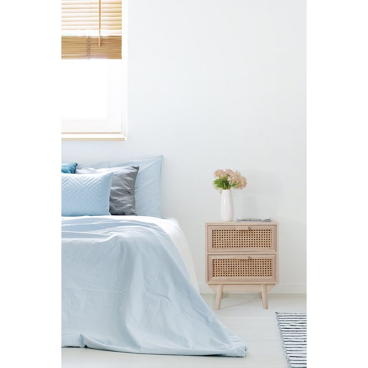 Nachttisch mit Rattangeflecht und zwei Schubladen, 42 × 36 × 50 cm | VIA X SELECTION