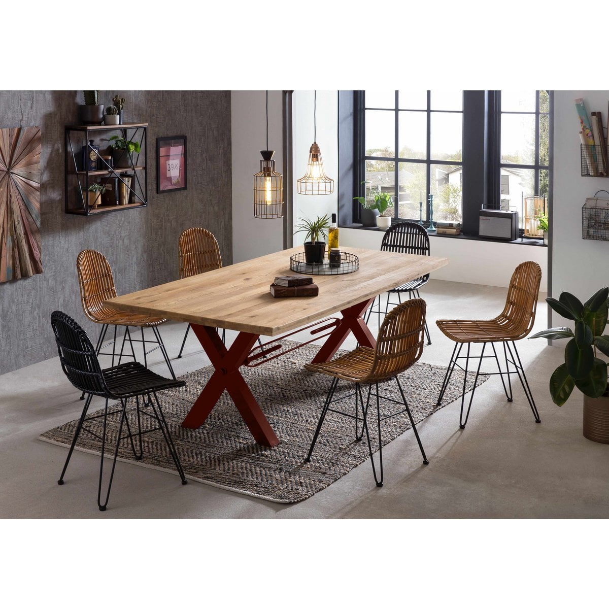 Esszimmerstuhl aus naturbelassenem Rattan mit schwarzem Metallgestell | VIA X SELECTION