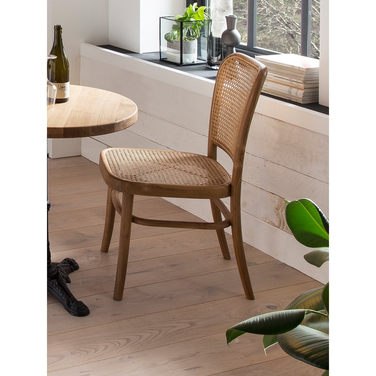 Esszimmerstuhl aus Teakholz mit Wiener Geflecht im Kaffeehaus-Stil | VIA X SELECTION