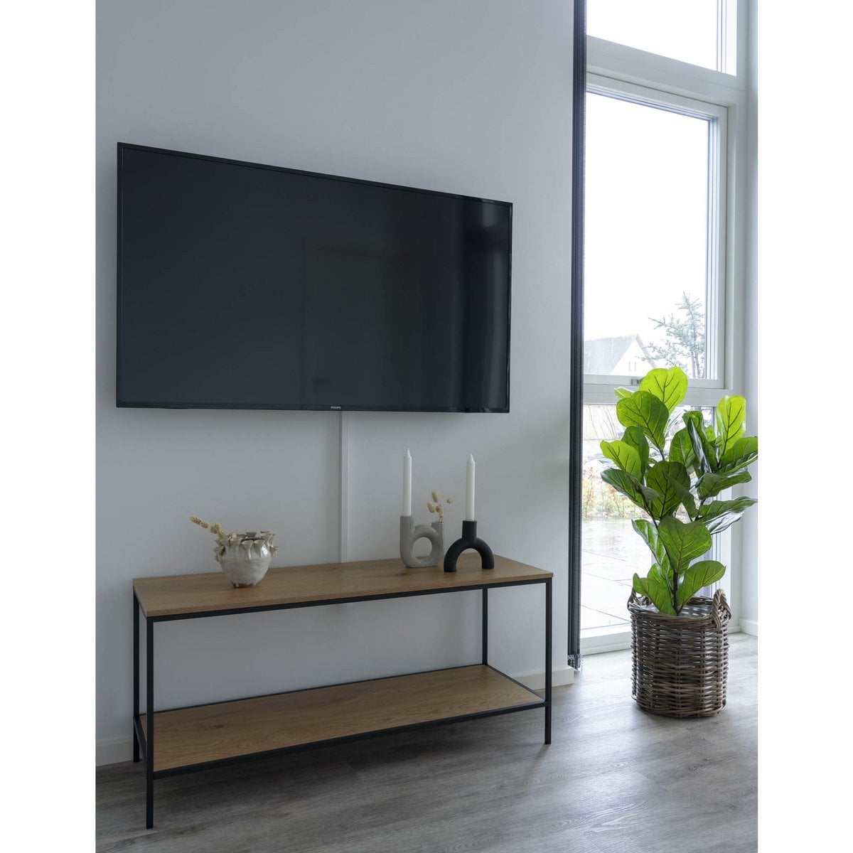 Offenes TV-Lowboard in Eichenoptik mit schwarzem Stahlgestell, 100 × 36 × 45 cm | VIA X SELECTION