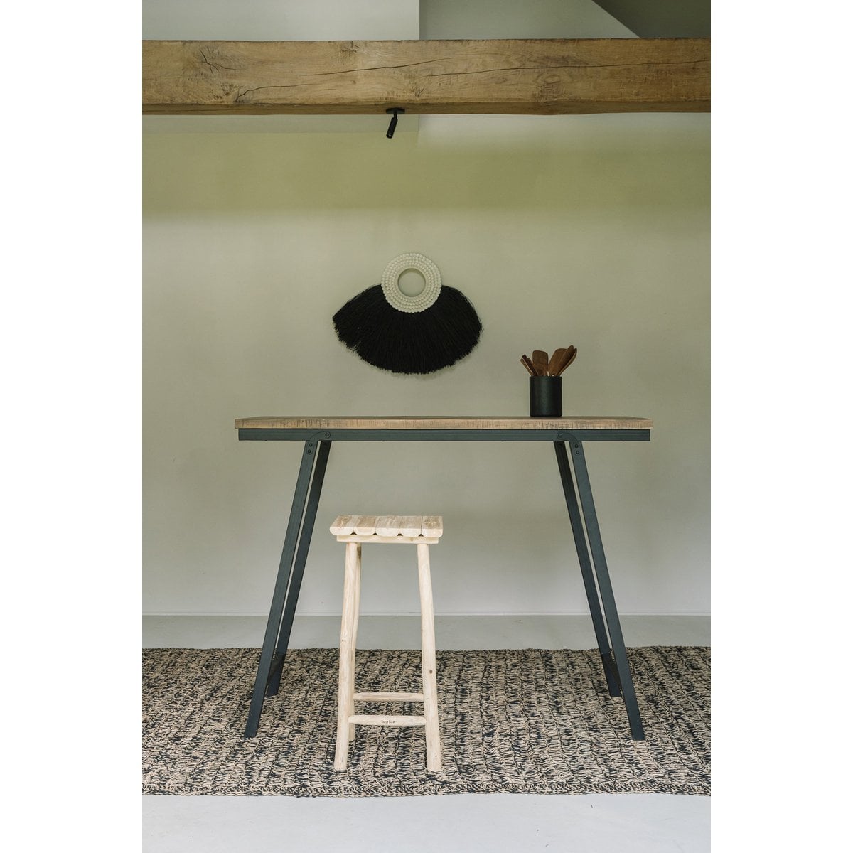 Barhocker aus Teakholz natur mit rustikaler Oberfläche | VIA X SELECTION
