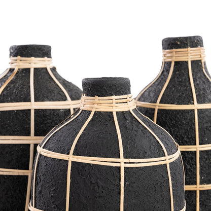 Große runde Terrakotta-Vase mit Rattan-Detail | VIA X SELECTION