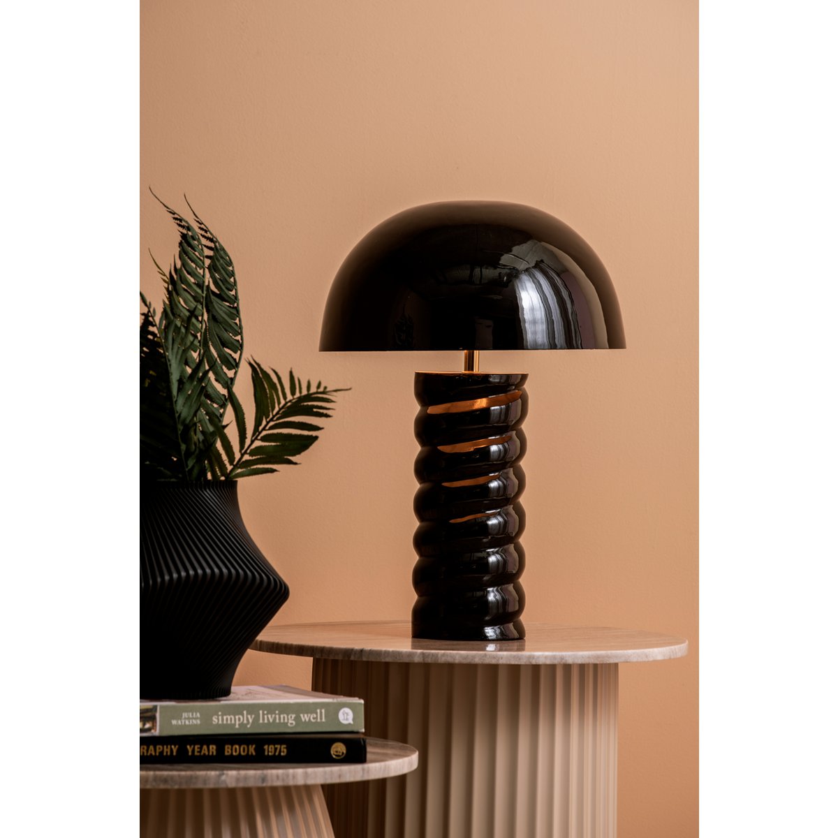 Leitmotiv Gracio Tischleuchte in Schwarz | VIA X SELECTION