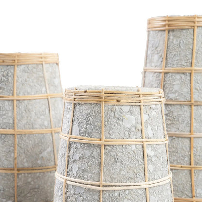 Terrakotta-Vase mit Raffia-Detail | VIA X SELECTION