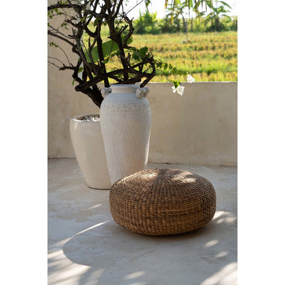 Pouf aus Wasserhyazinthe in Natur | VIA X SELECTION