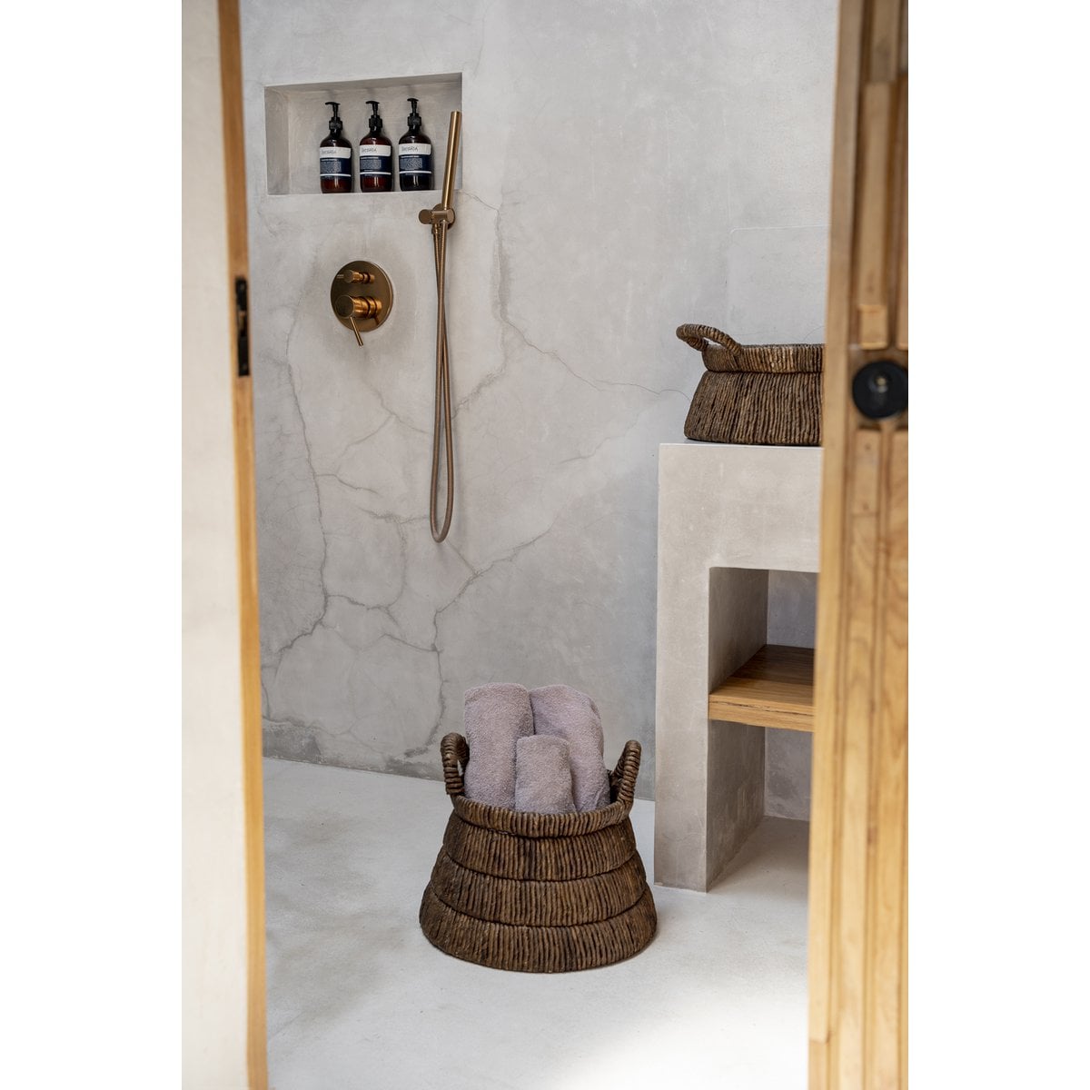 Korb aus Palmblatt dunkelbraun, 42 × 42 × 33 cm | VIA X SELECTION
